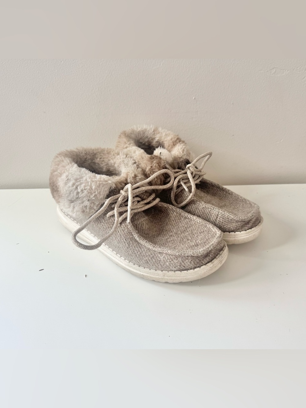 Hey Dude Sz Y 3 Youth Britt Sunset High Top Fur Comfort Shoes Tan Faux Fur
